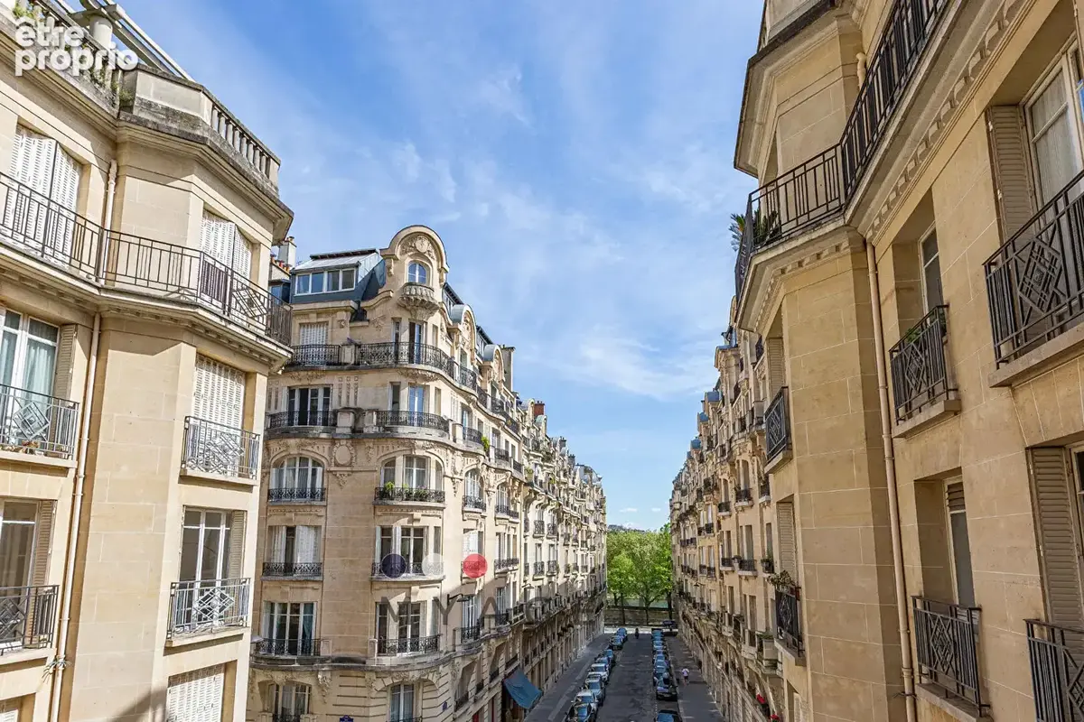 Appartement à PARIS-16E