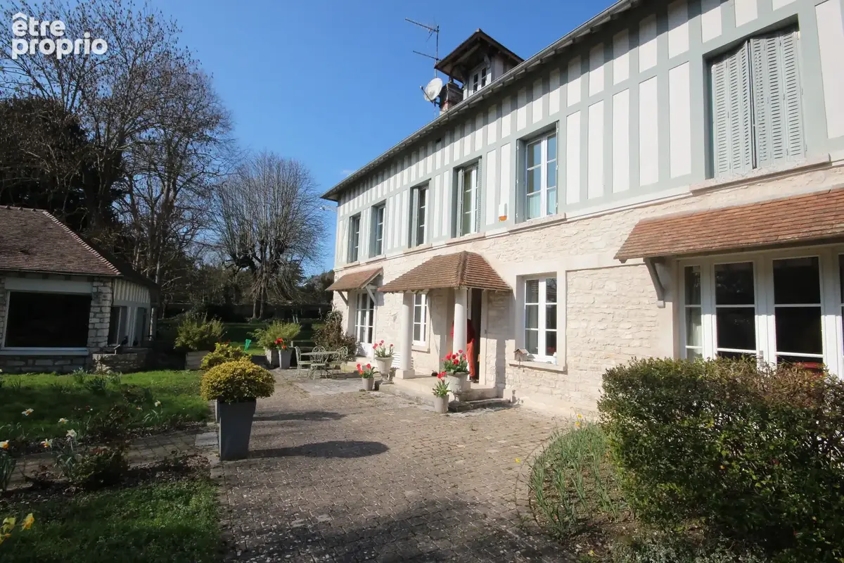 Maison 10 pièces 258 m² à vendre à Vernon (27200) - photo 2