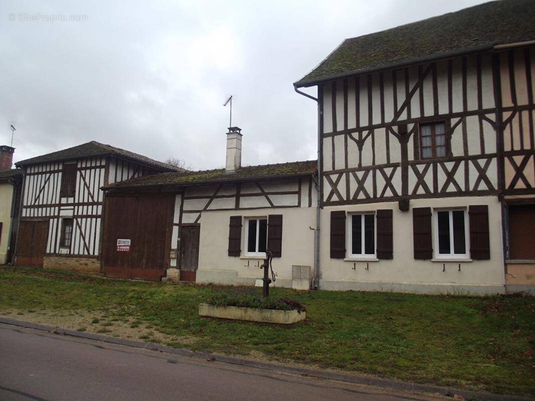 Maison à HAMPIGNY
