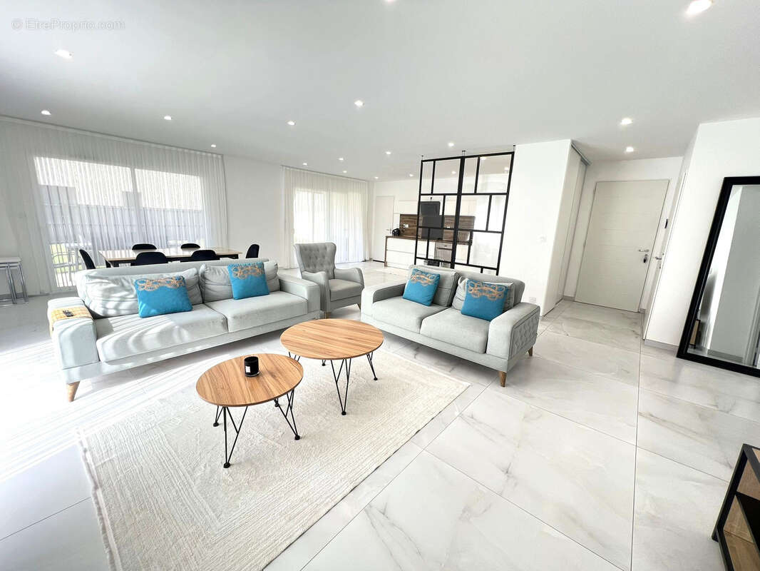 Maison à ROMANS-SUR-ISERE