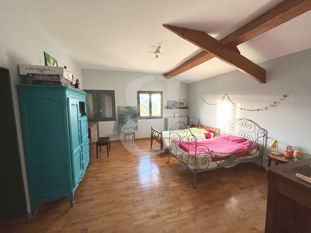 Maison à L'ISLE-SUR-LA-SORGUE