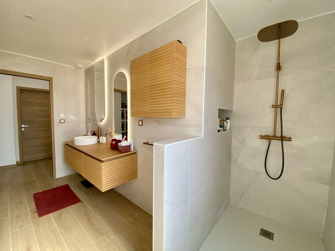 Maison à VILLEMOUSTAUSSOU