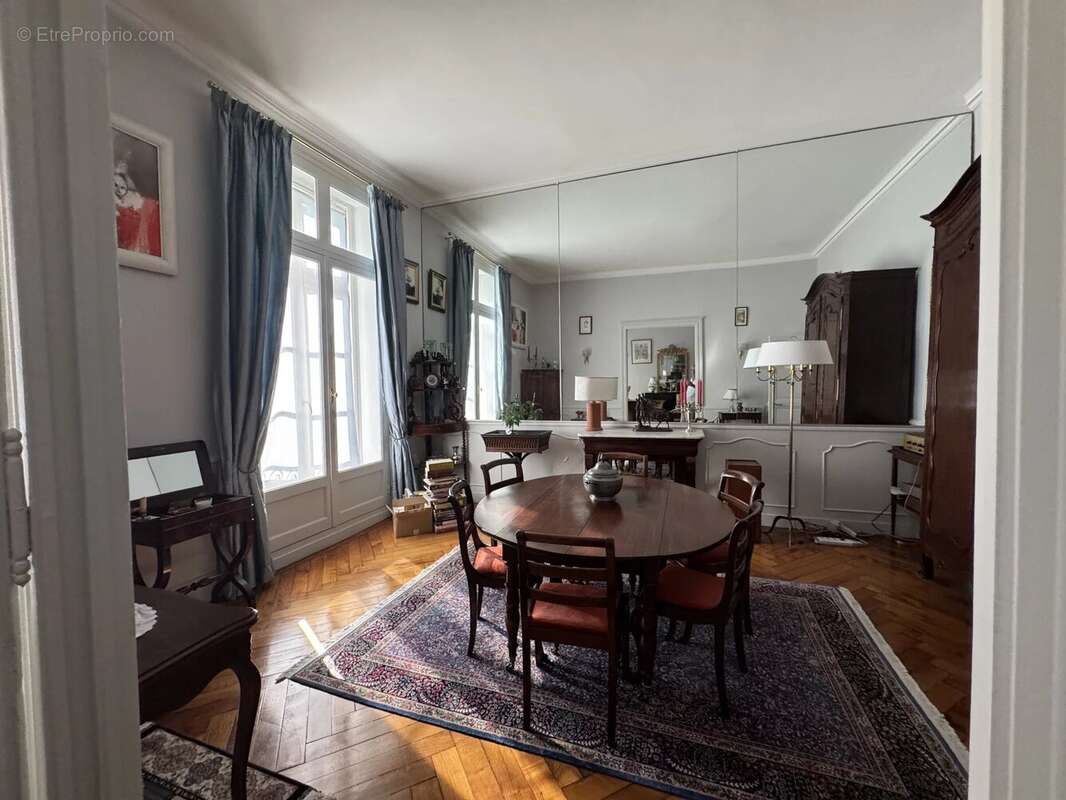 NANTES Boulevard Guist'hau Grand appartement familial. Volumes rares - photo 4
