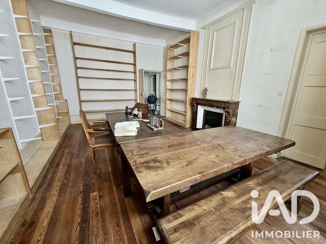 Maison 260 m² à Villeneuve-De-Berg  - photo 7