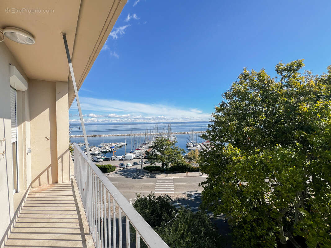 Appartement à PORT-DE-BOUC