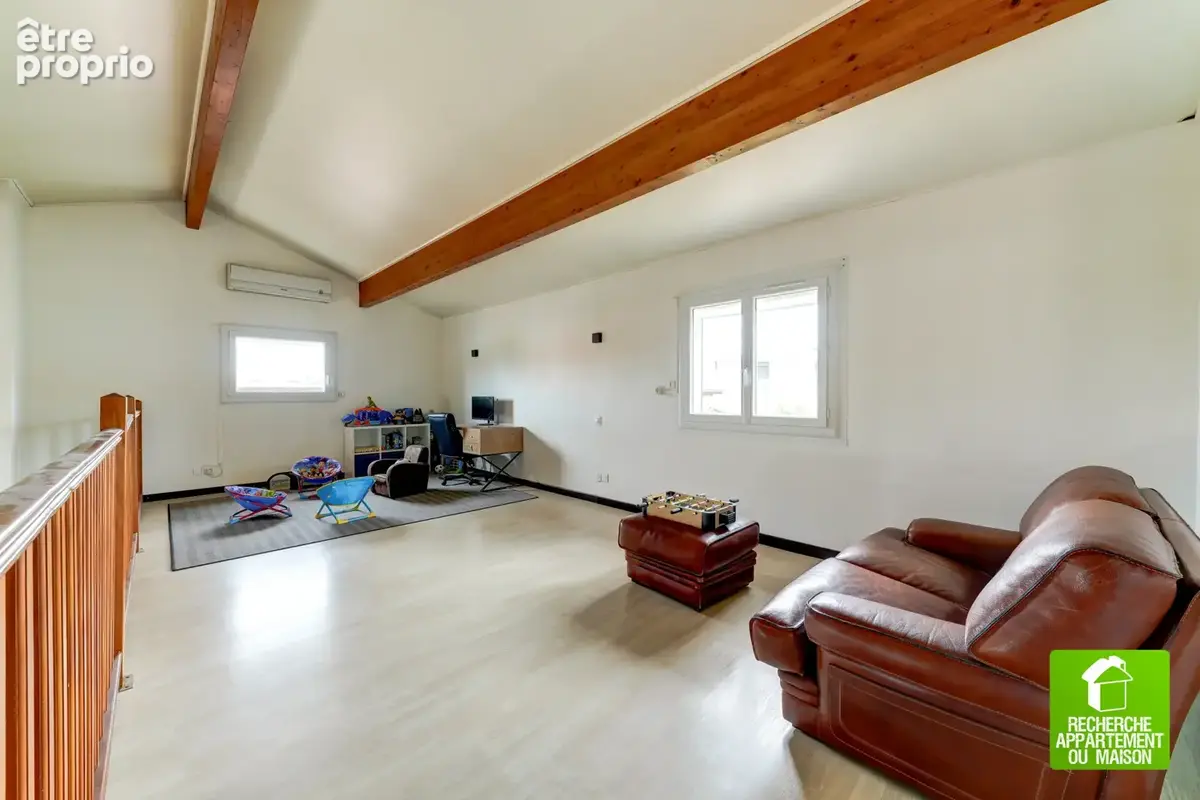 À VENDRE   Maison familiale 5 pièces   202 m2 habitables   Saint-Priest Manissieux - photo 9