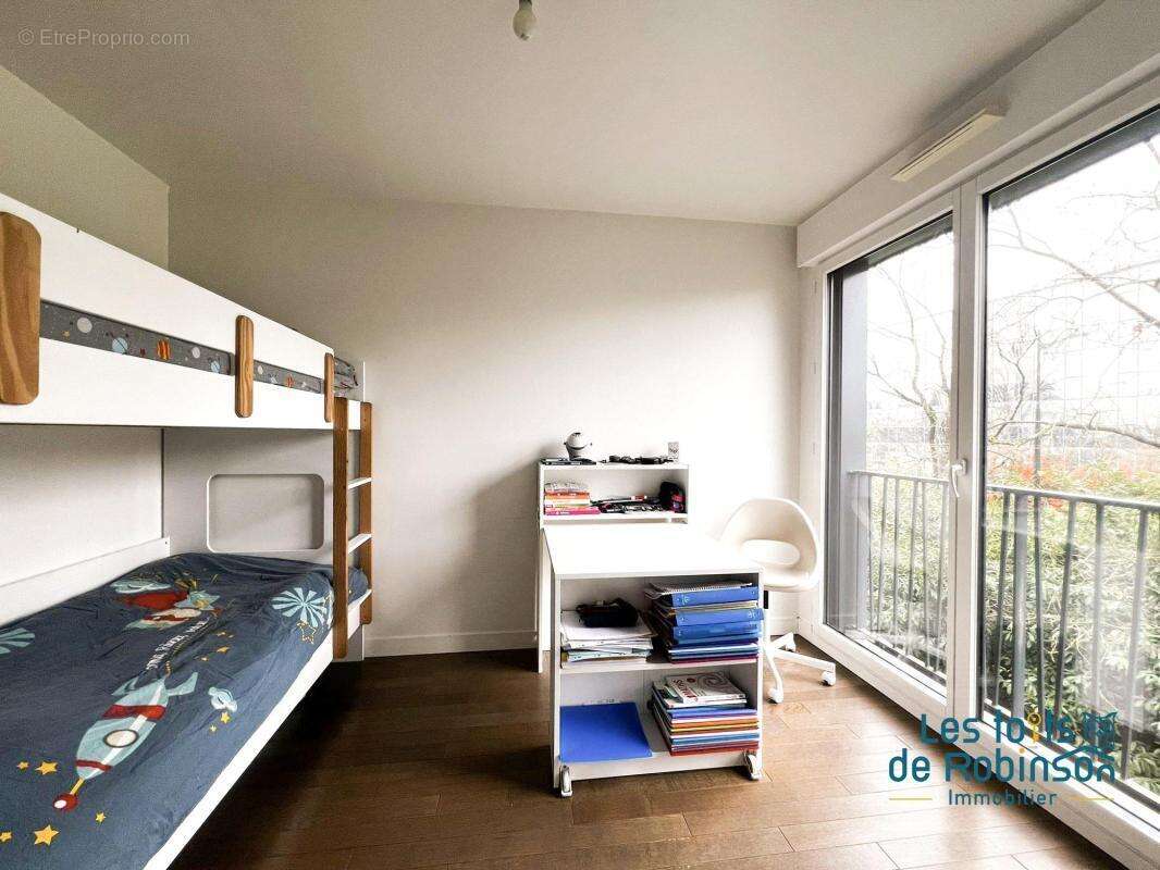 Appartement à LE PLESSIS-ROBINSON