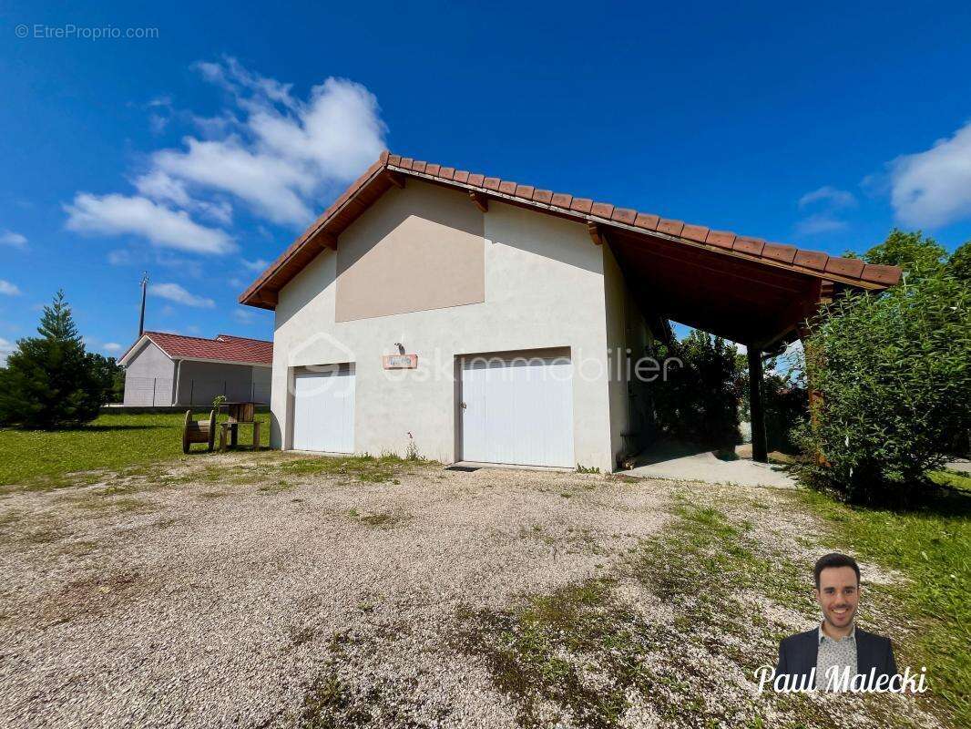 Maison à LA TOUR-DU-PIN