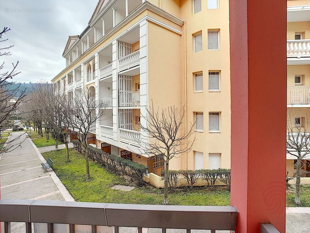 Appartement à LAMALOU-LES-BAINS