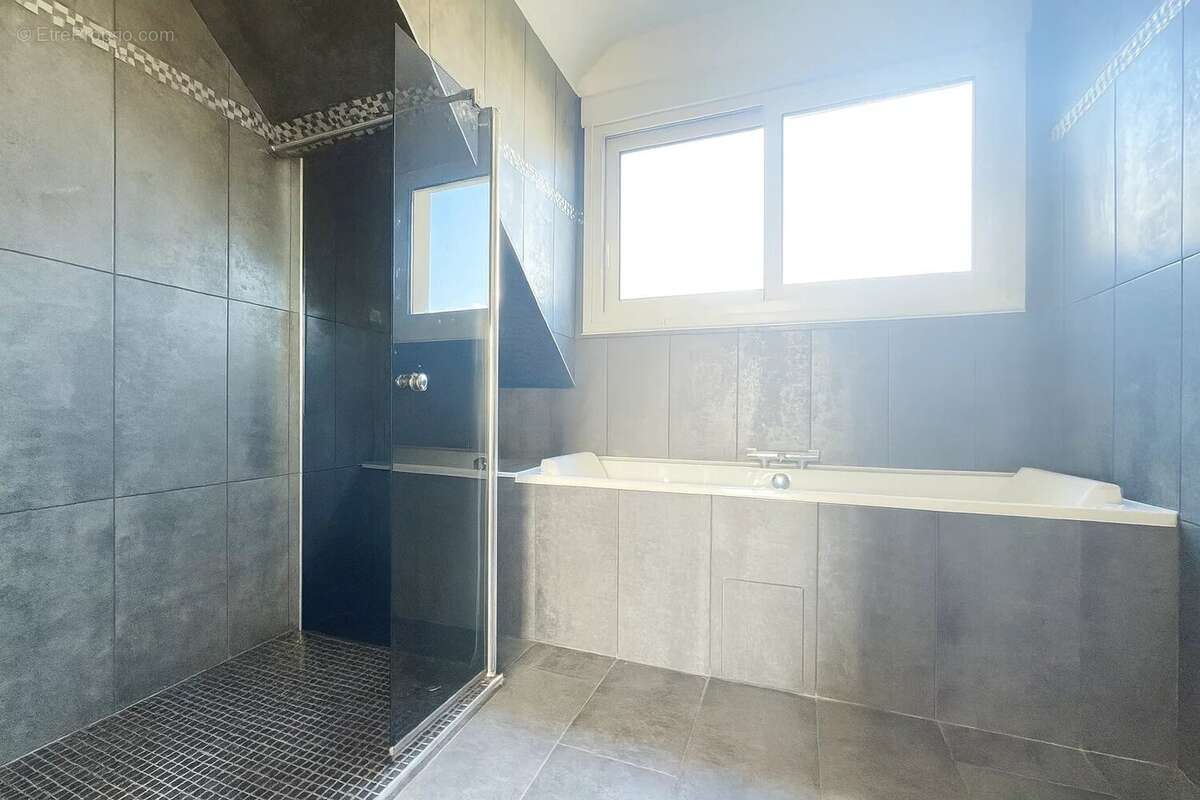 Maison à FONTENAY-TRESIGNY