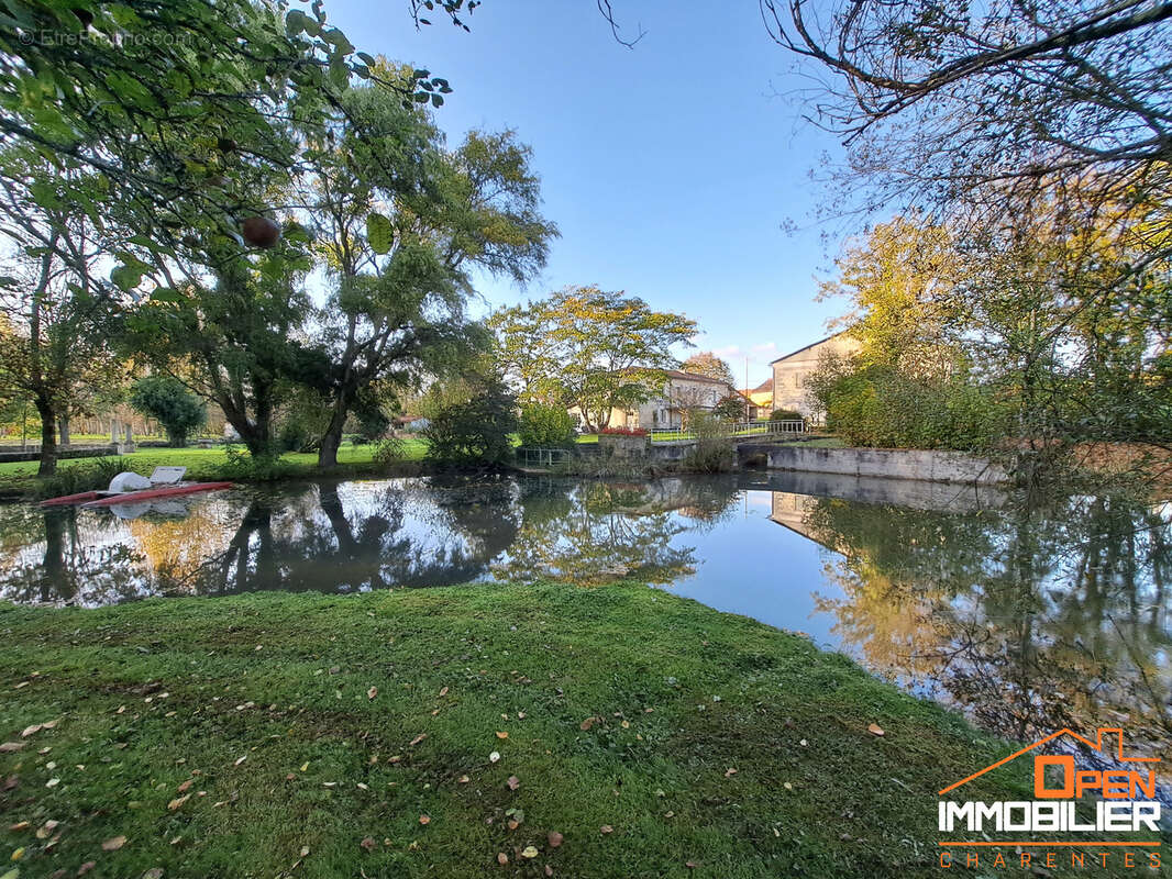 Maison à CRITEUIL-LA-MAGDELEINE