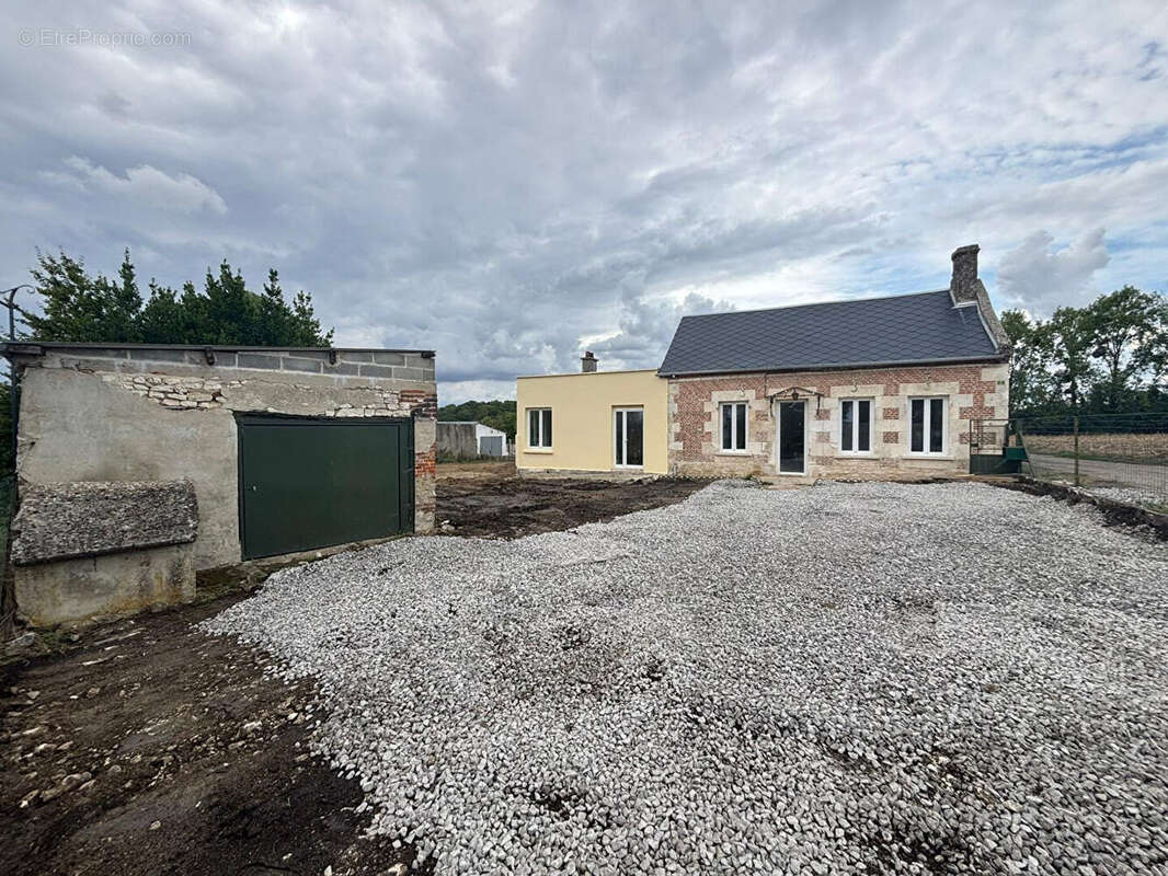 Maison à MONTIGNY-LE-FRANC