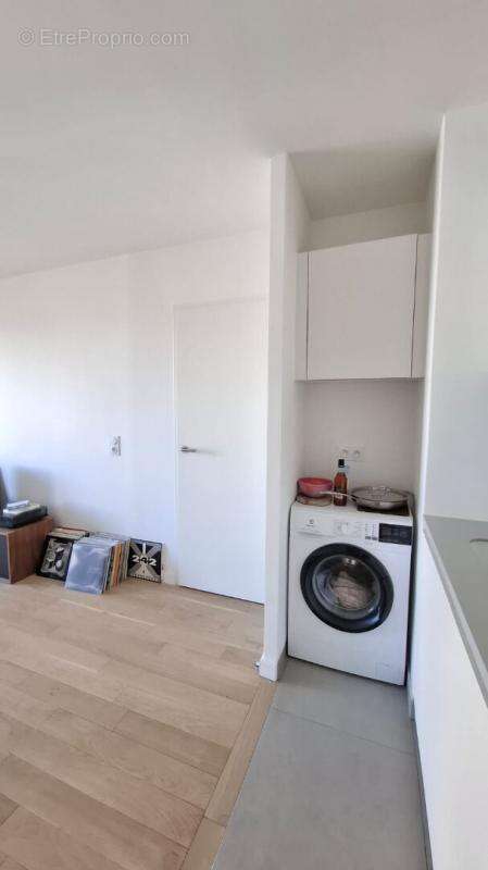 Appartement à PARIS-20E