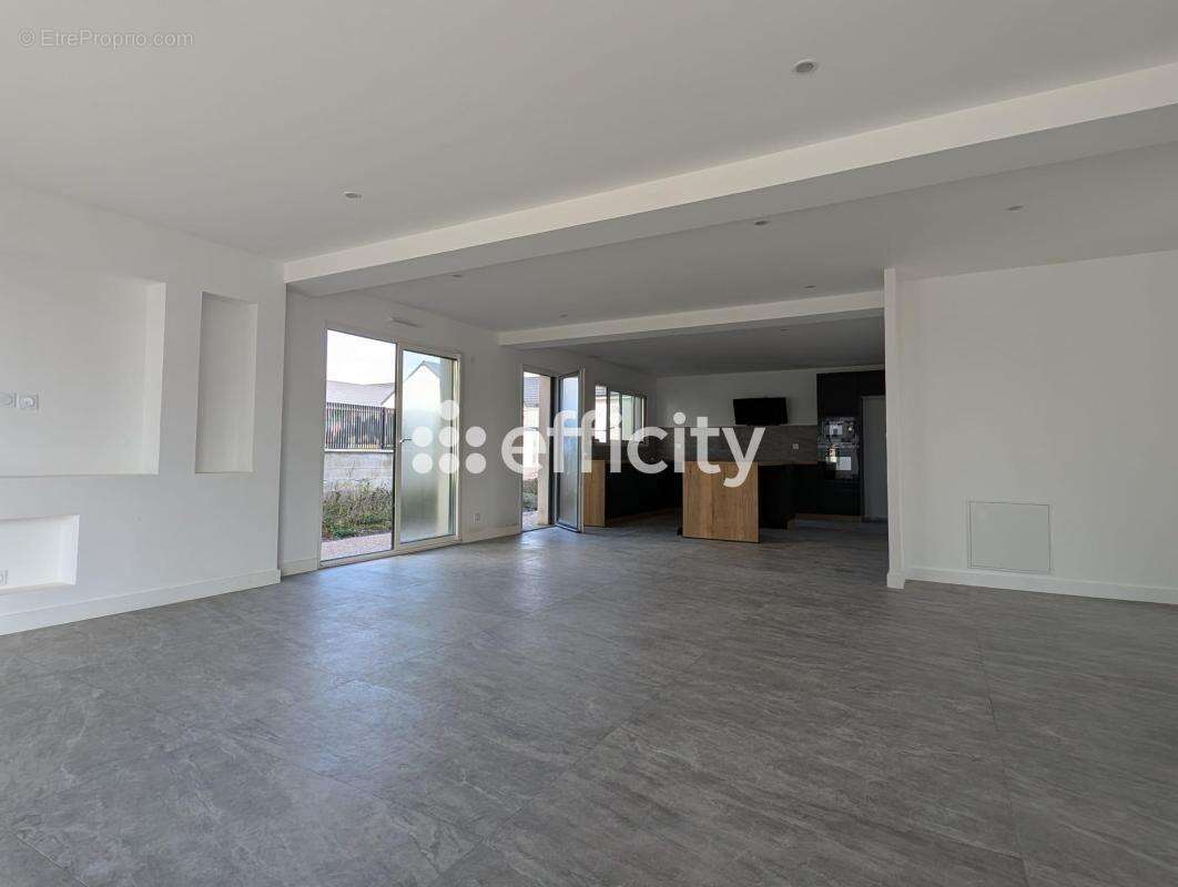 Maison à NORGES-LA-VILLE