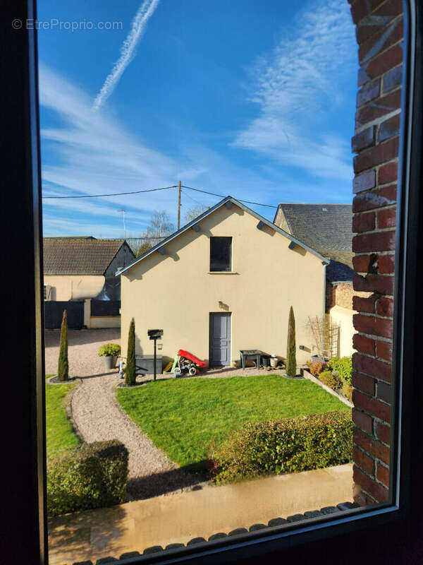Maison à TREMBLAY-LES-VILLAGES
