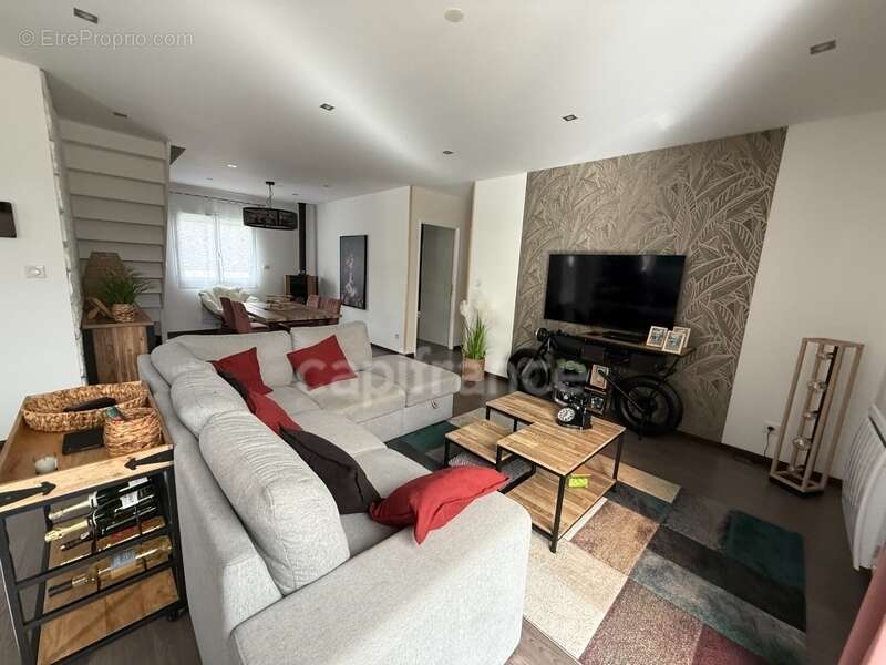 Maison à POUEYFERRE