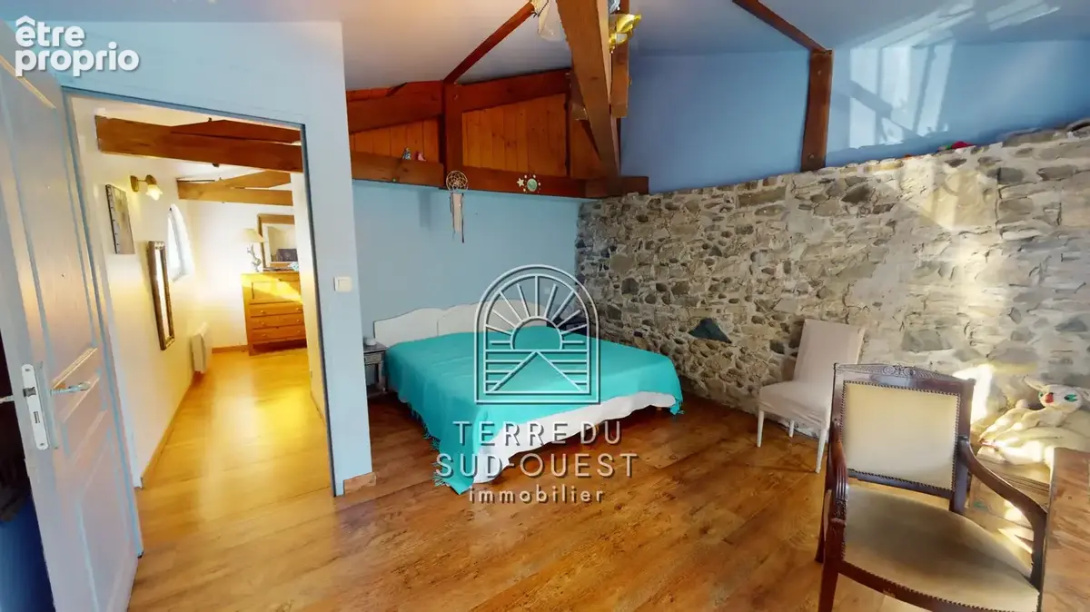 Propriété avec maison, gîte et dépendance - 500 m2 exploitables - photo 10