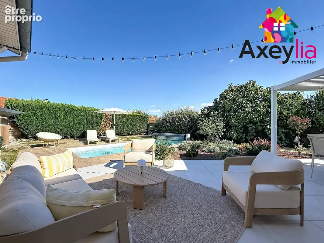 A vendre - mably - maison de plain-pied avec 3 chambres, terrain, pergola et piscine - photo 2