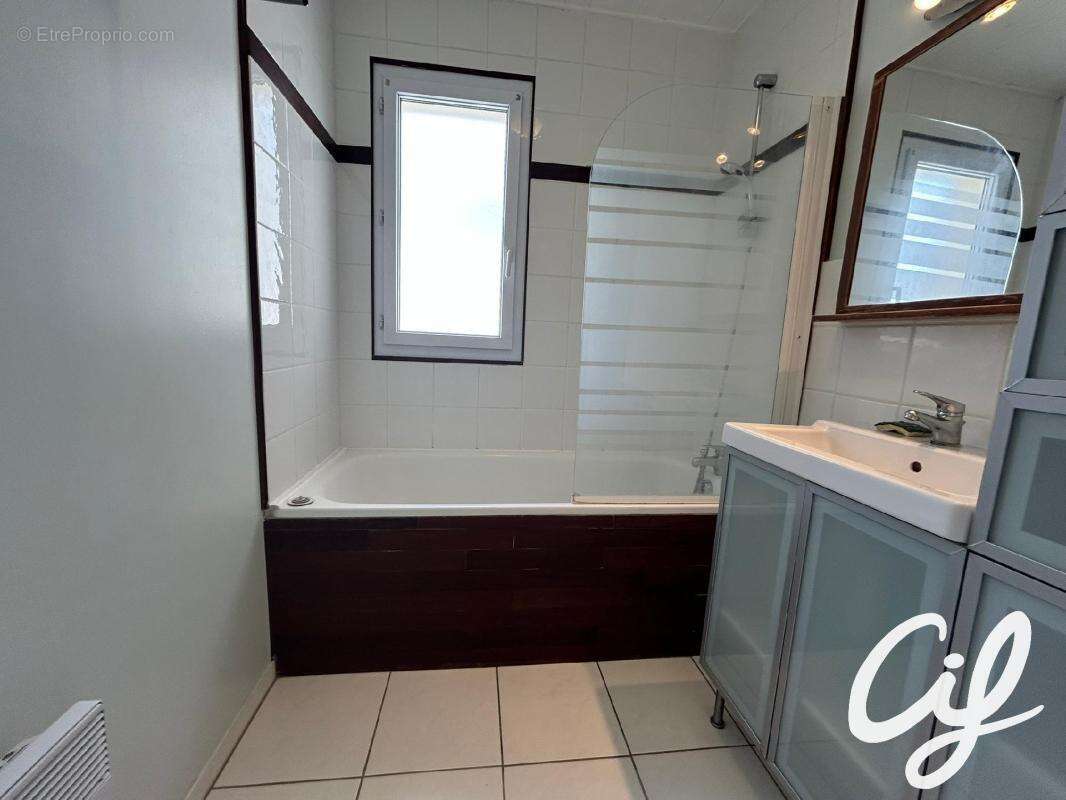 Appartement T3 LA CHAPELLE SUR ERDRE - 64.5 m2  203 000 Euros - photo 10