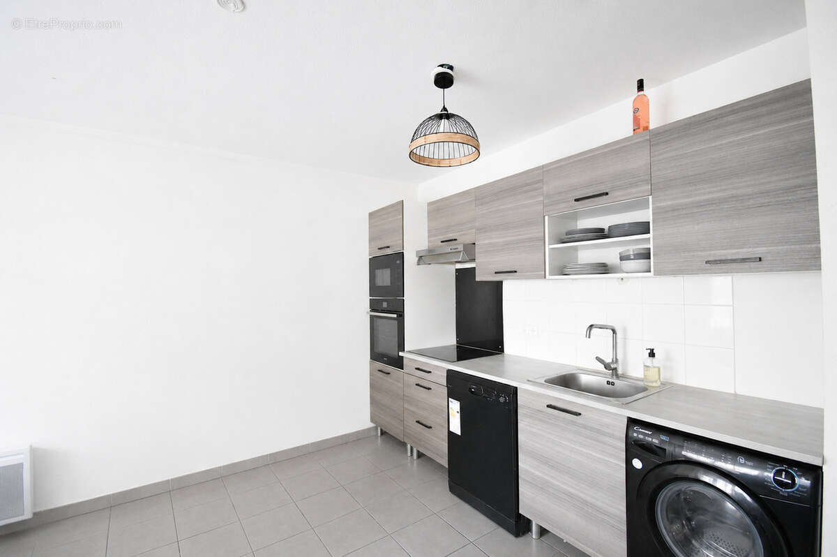 Appartement à MARSEILLE-4E