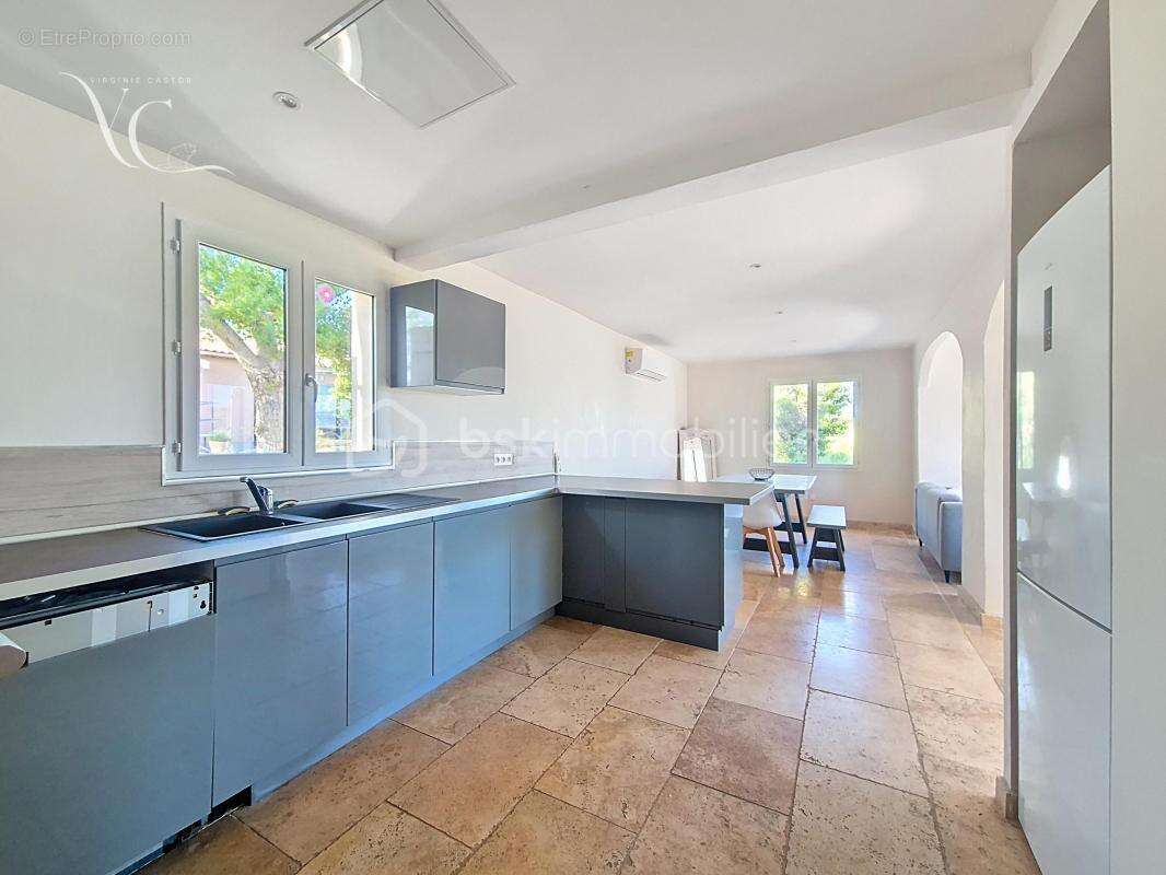 Maison à SAINT-SATURNIN-LES-APT