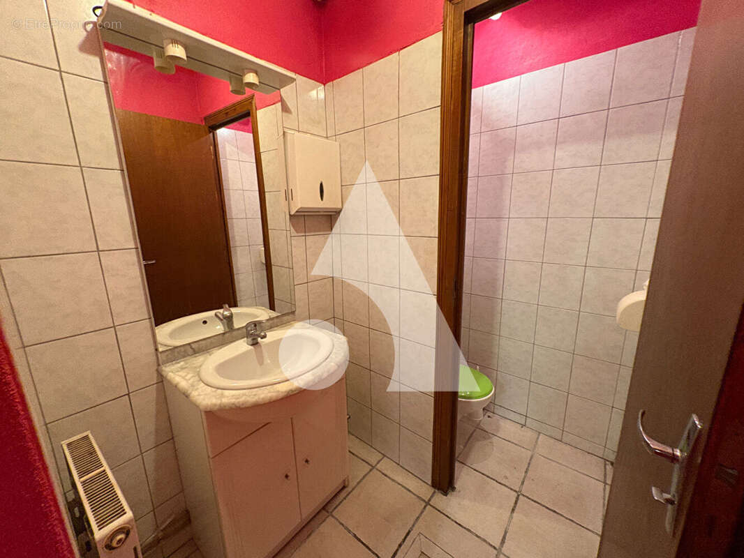 Local commercial Vals Les Bains 71.42 m2 - photo 5