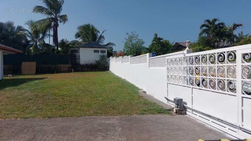 Maison à REMIRE-MONTJOLY