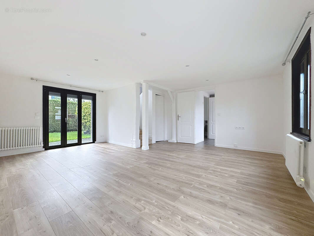 Maison à FRANQUEVILLE-SAINT-PIERRE