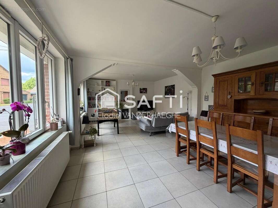 Maison 157 m² à Gouy-Servins  - photo 6