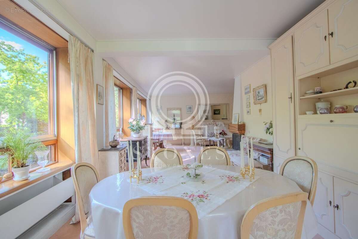 Appartement à LOUVECIENNES