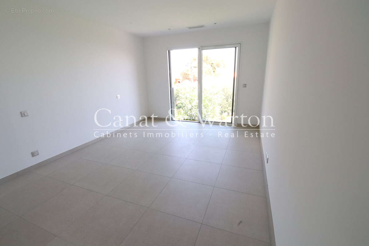 Quartier recherché de cavalaire: villa neuve  avec vue mer - photo 9