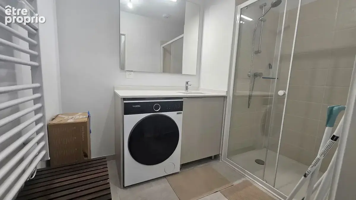 STUDIO 30,61 m2 REFAIT A NEUF CARCANS RESIDENCE SECURISEE