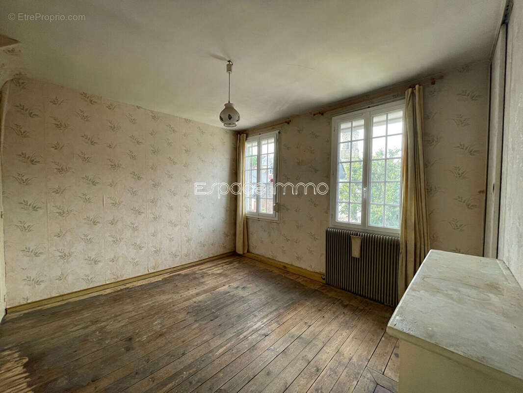 Maison - Centre ville de Malaunay - 3 chambres - Jardin & garage - photo 8