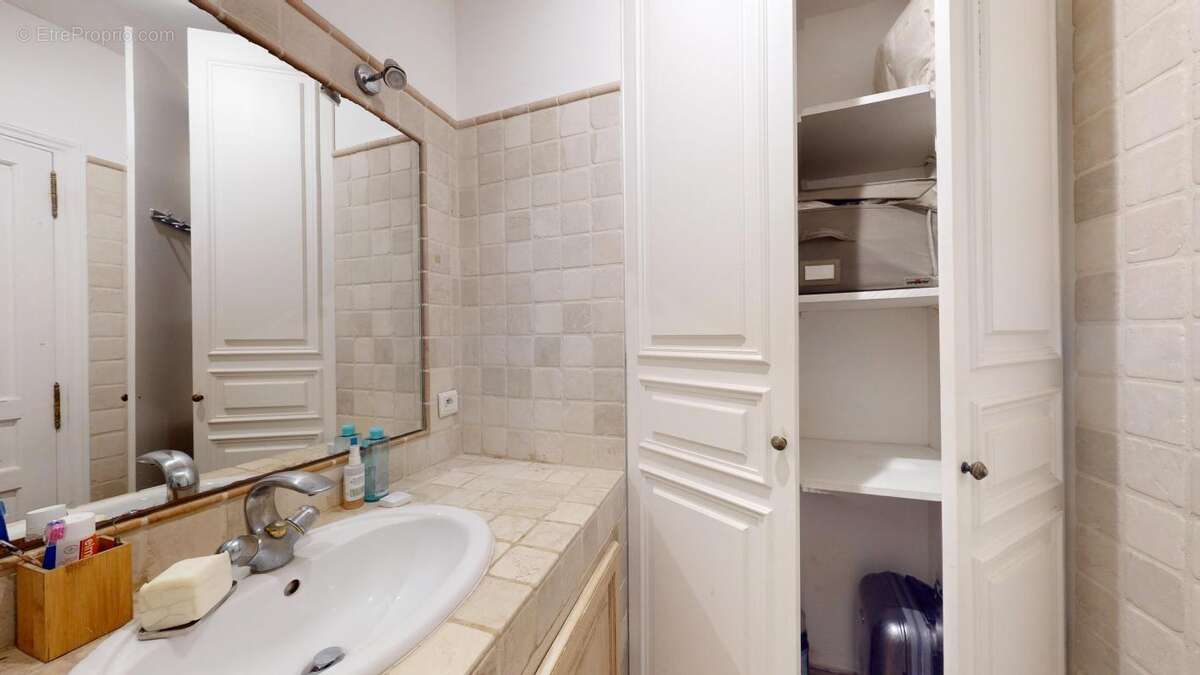 Appartement à PARIS-7E