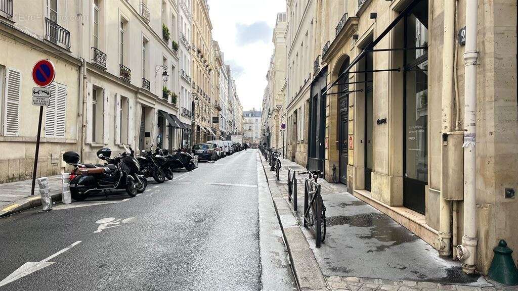 Appartement à PARIS-7E