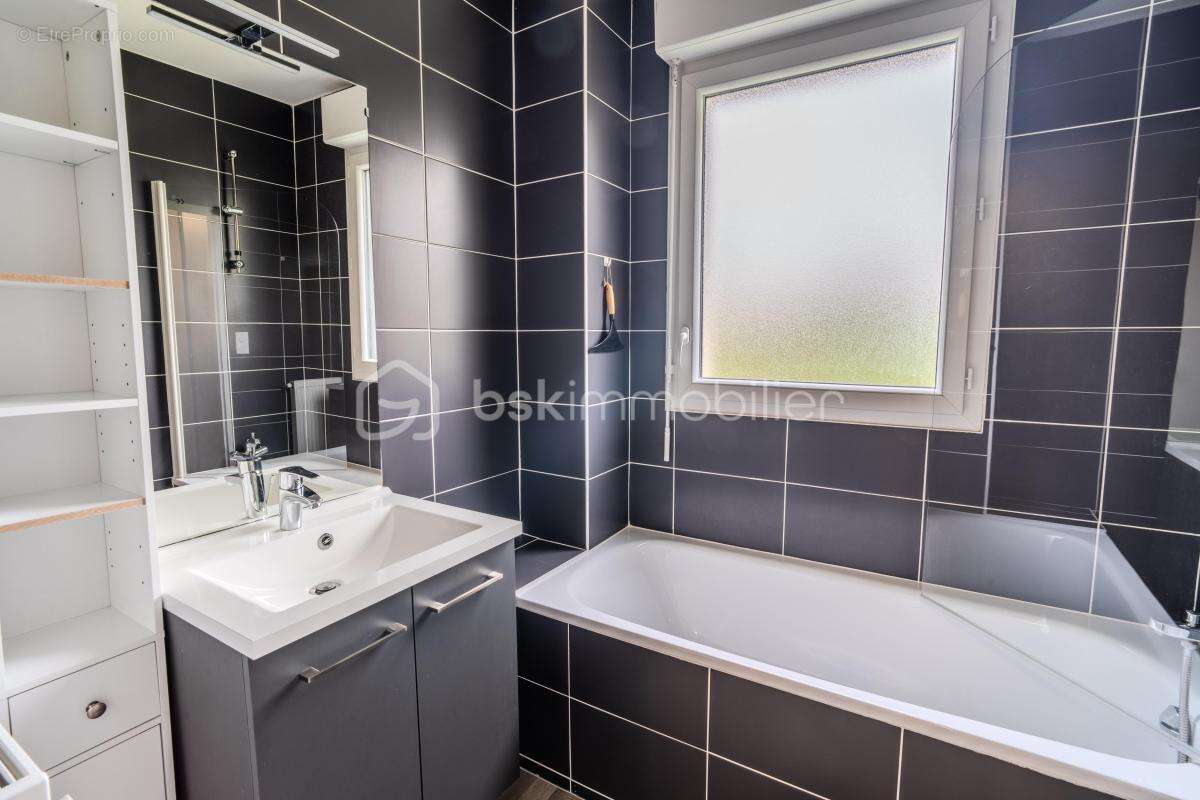 Appartement à LIFFRE