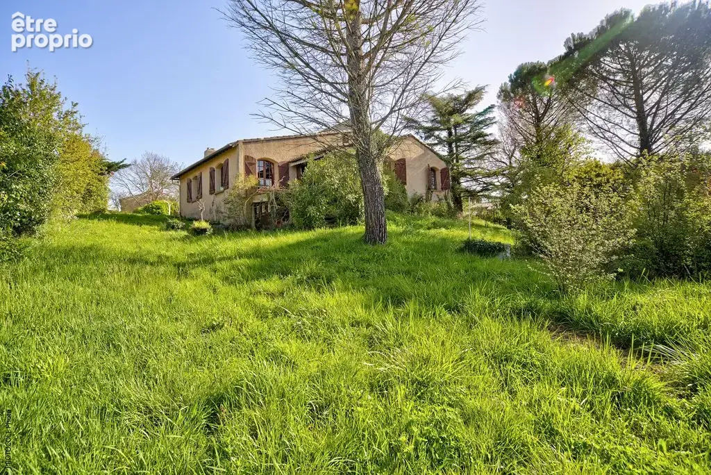 Maison 220m² à Pechbonnieu – Terrain arboré 1800m² piscinable avec vue - photo 11