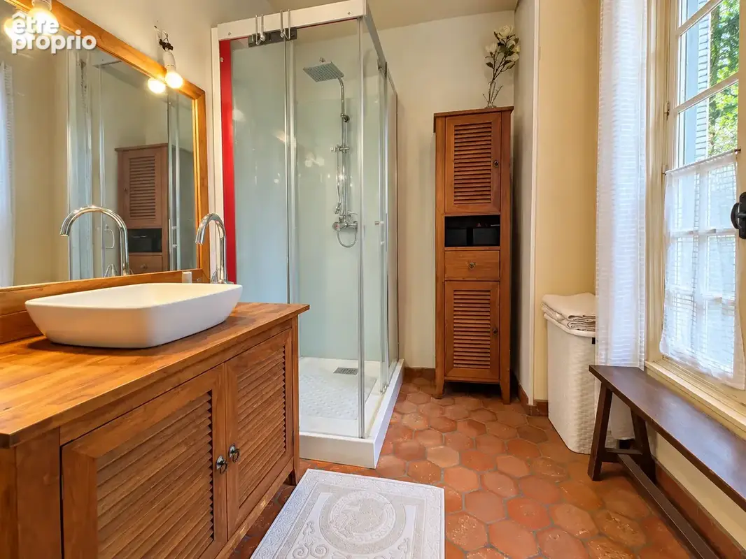 Une maison de charme de 198m2 au coeur de la nature - photo 8