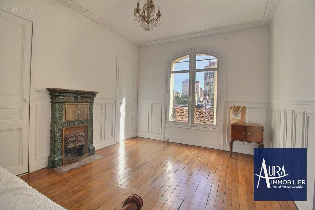 0_0006 - Appartement à LES LILAS