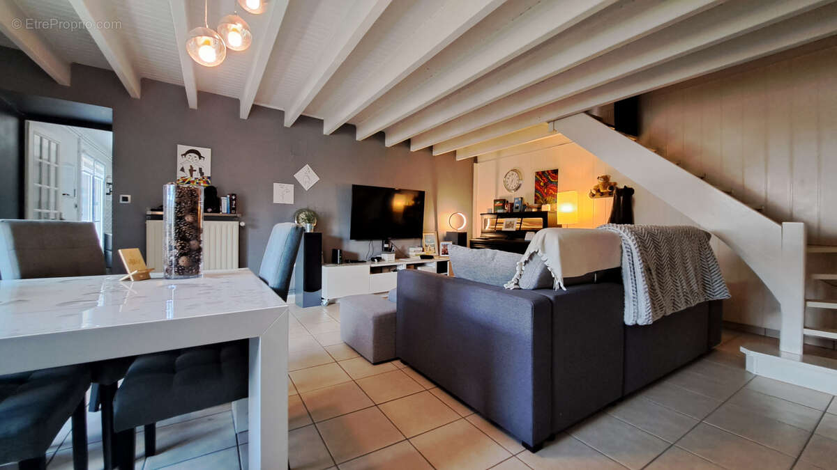 Maison à COURS