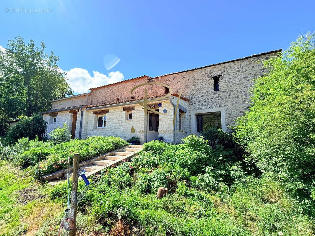 Maison à BARJAC