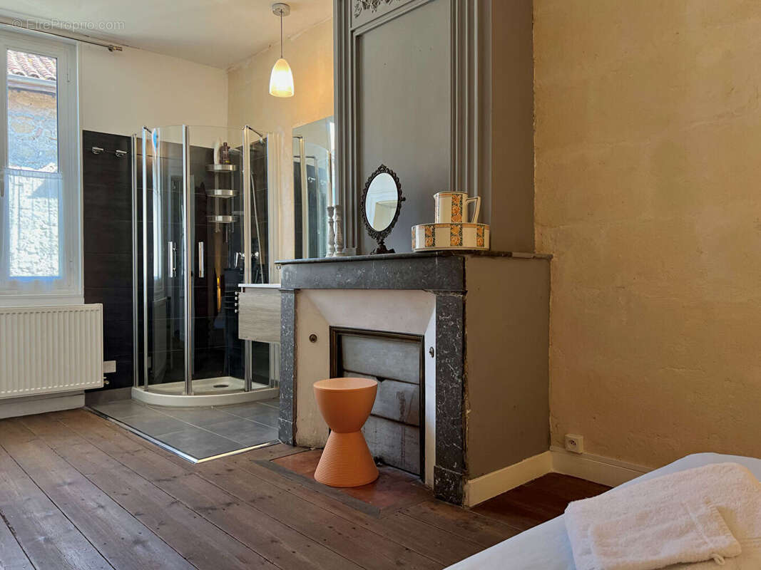 Maison à SAINT-EMILION