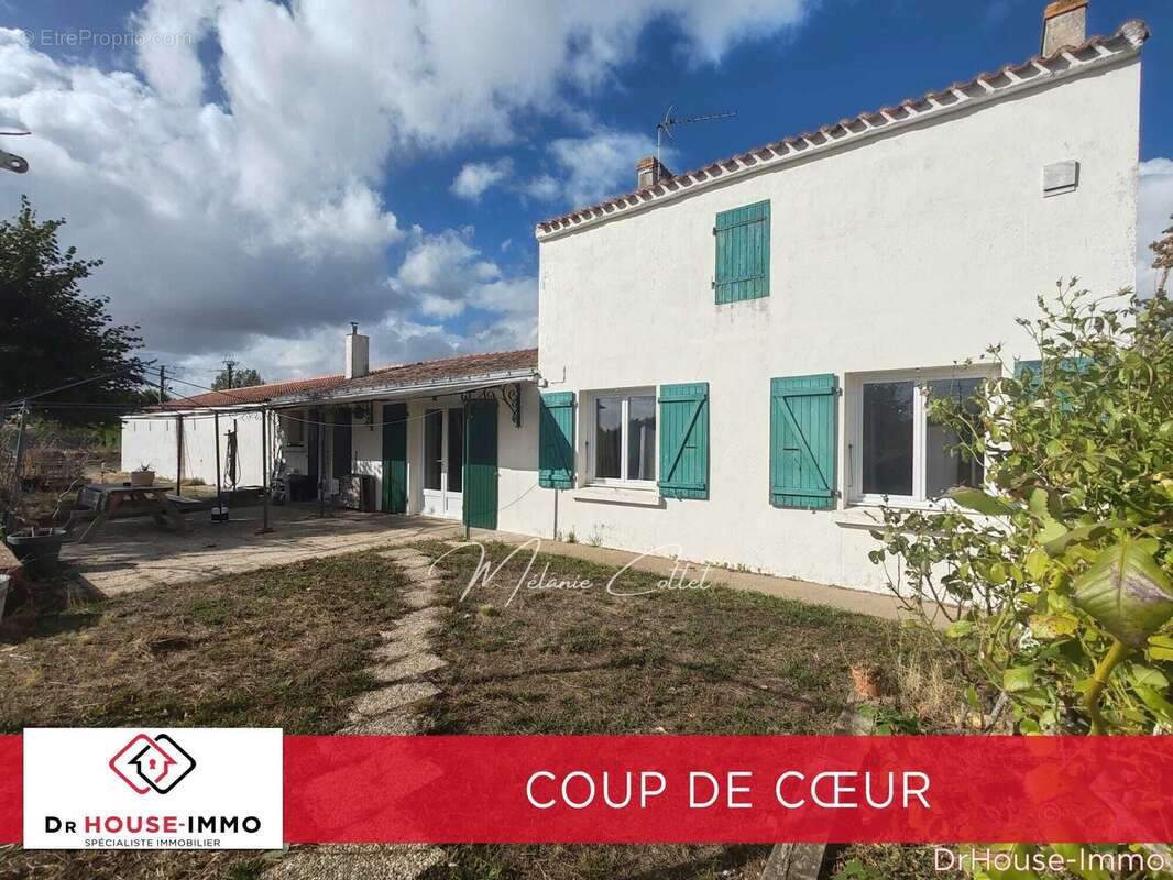 Maison à SAINTE-RADEGONDE-DES-NOYERS