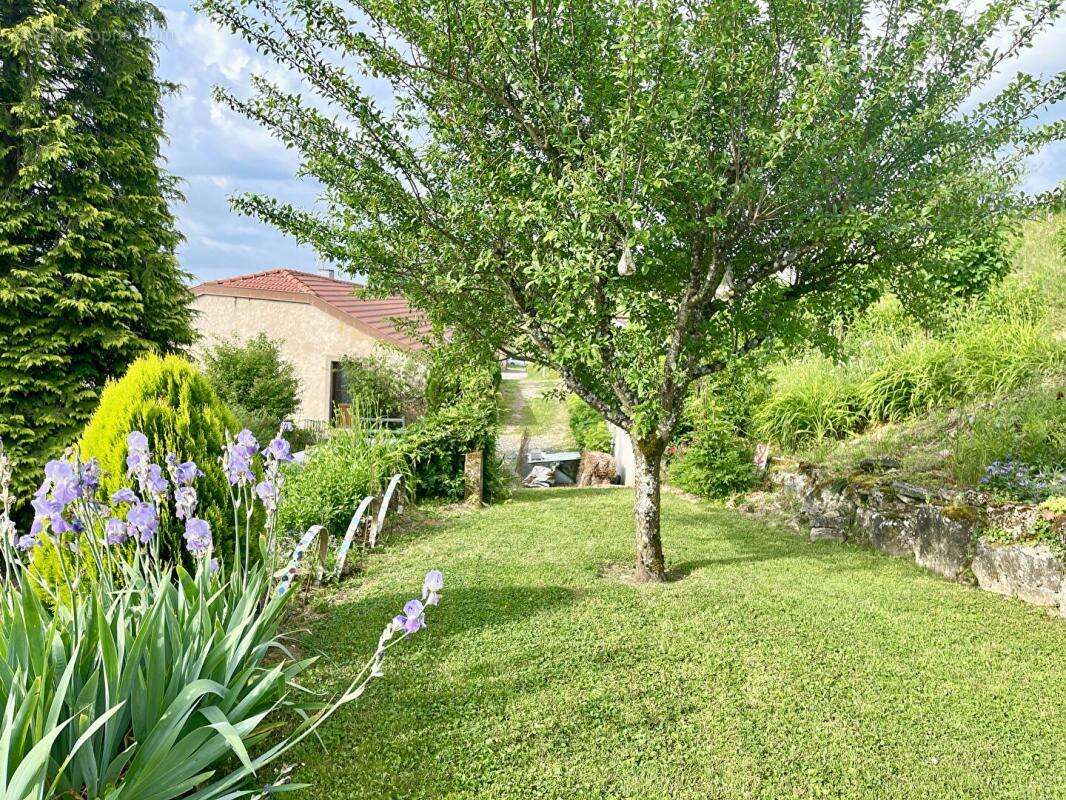 Maison à CONTREXEVILLE