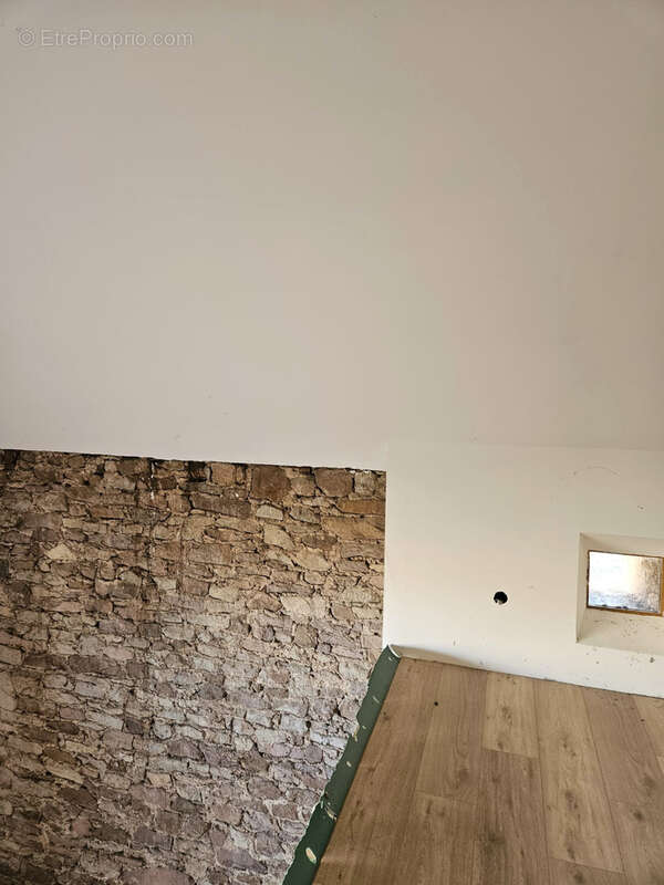 Maison à ONET-LE-CHATEAU