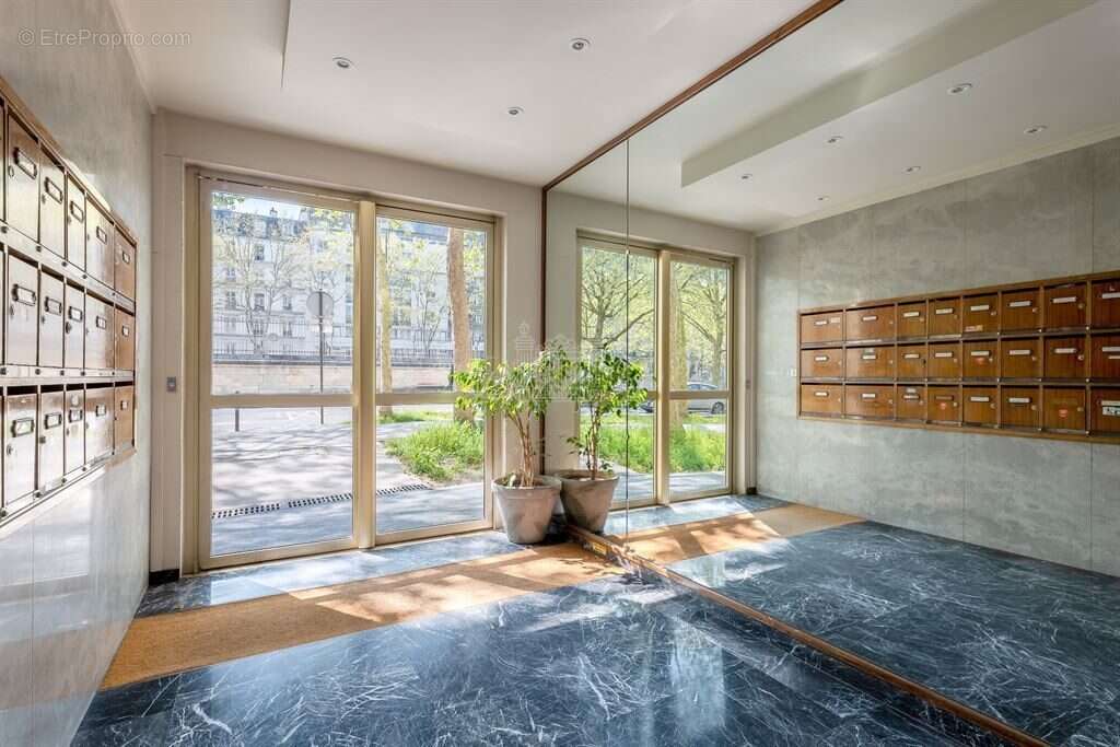 Appartement à PARIS-14E