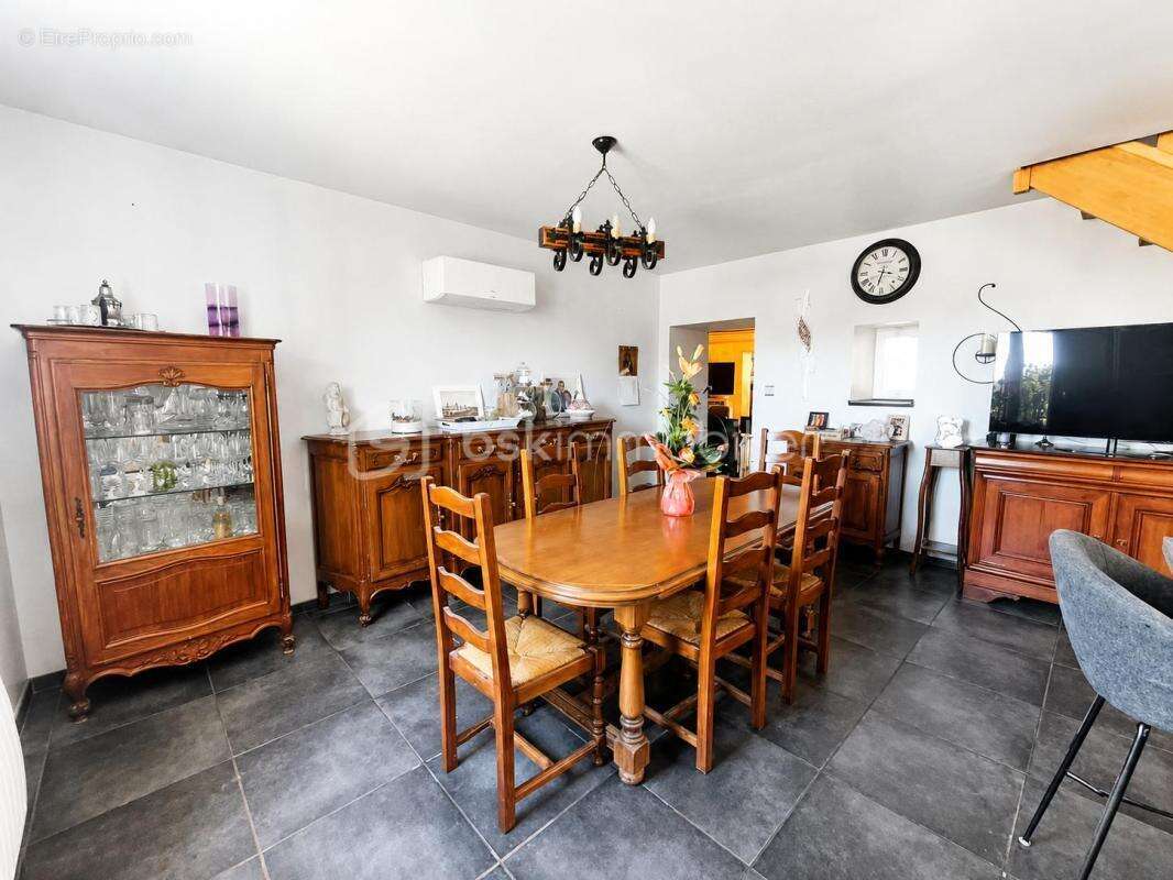 Propriété familiale où espace, confort et sérénité se rencontrent - photo 7