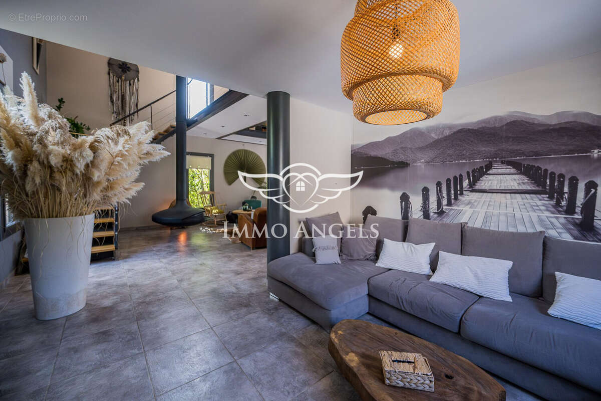 Maison à VAILHAUQUES