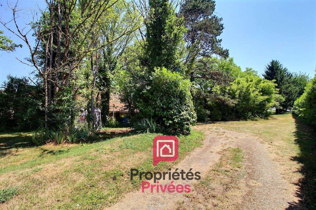 Vente authentique longere gatinaise de 170 m2 avec grange de 170 m2 aménagée, piscine interieure, dependances, terrain de plus d - photo 18