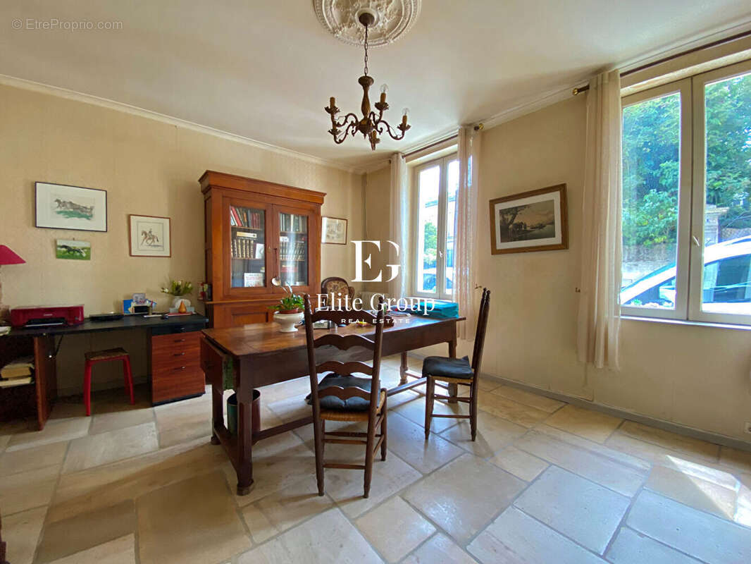 Maison à BARBEZIEUX-SAINT-HILAIRE